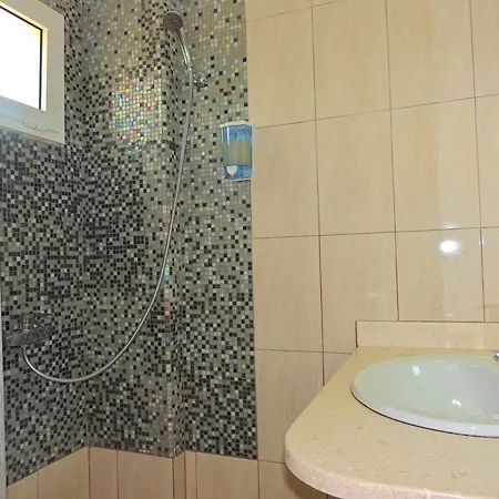 Avanda Aparthotel Dhërmi